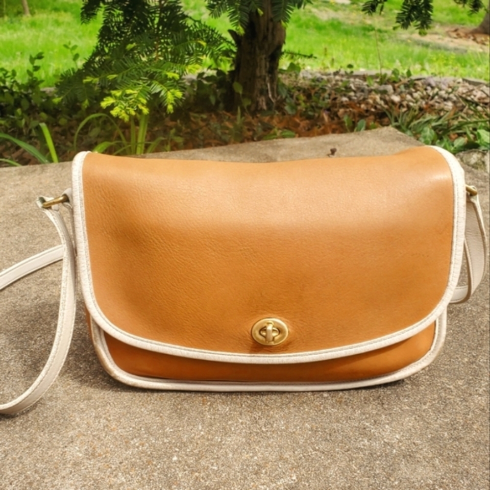 RARE Vintage Coach City Spectator, Camel & White, Made in Costa Rica 9667